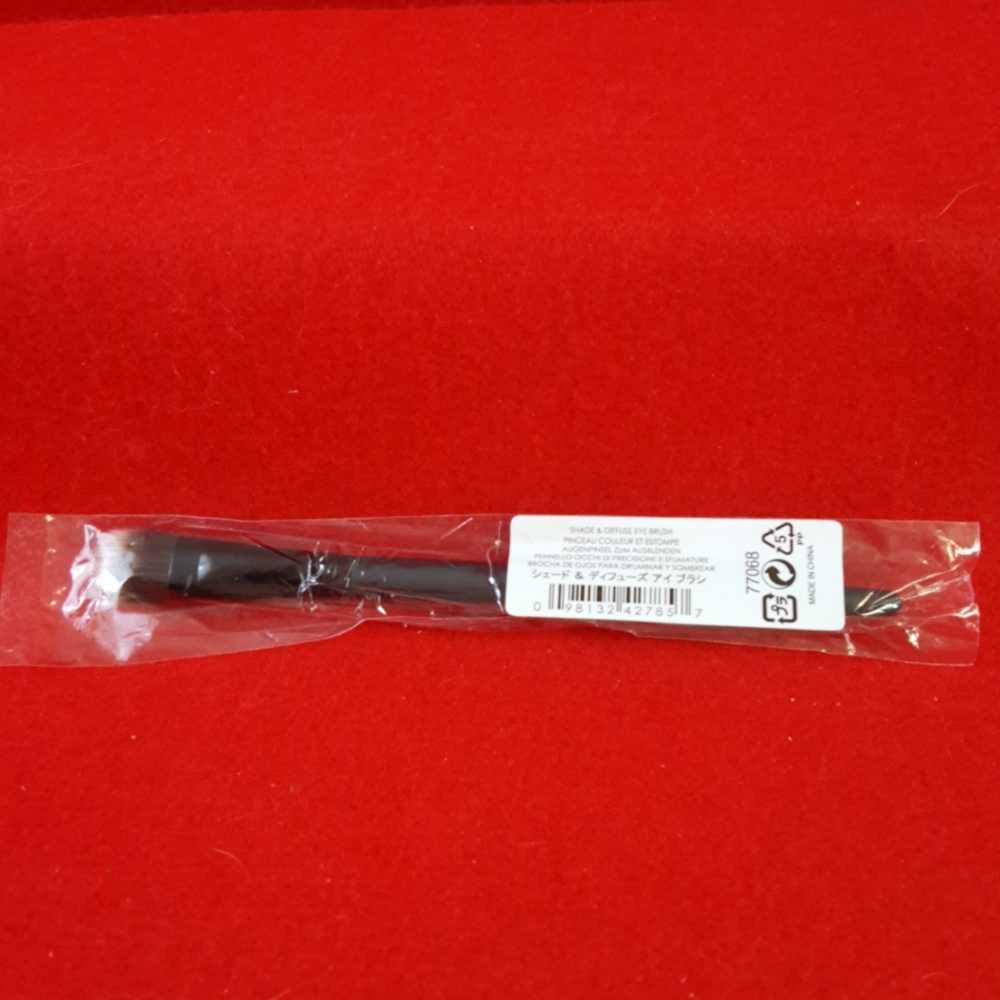 Bare Minerals shade and diffuse eye Brush